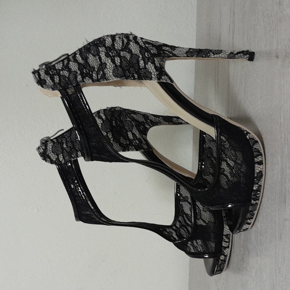 Heels - Picture 3 of 7